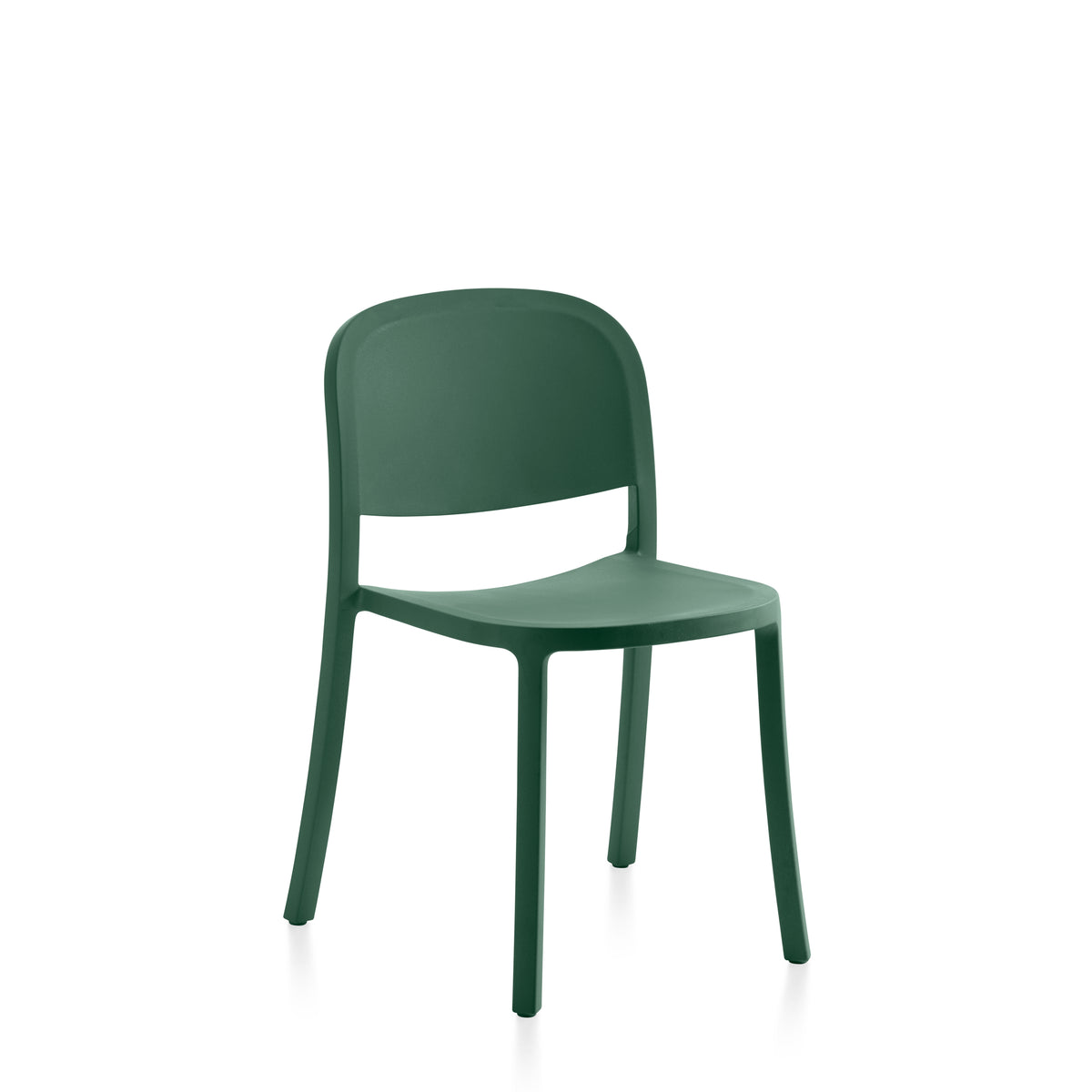 Chaises Emeco 1 Inch Reclaimed en situation café terrasse — design Jasper Morrison | Antifer