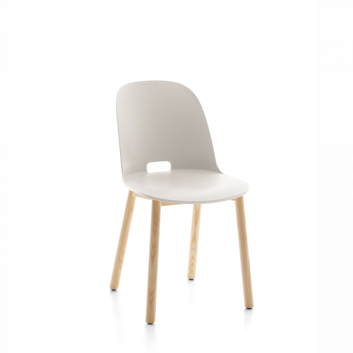 Chaise Alfi Emeco blanche vue catalogue — polypropylène et bois — Morrison | Antifer