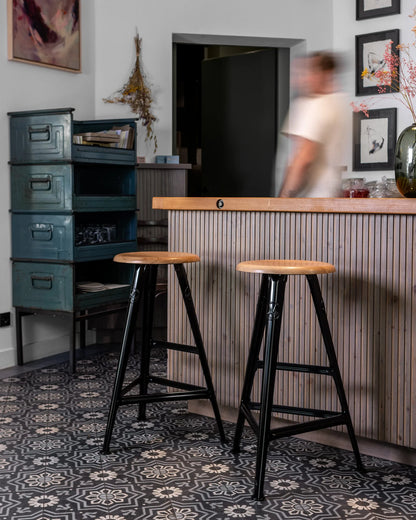 Tabouret haut Rowac Schemel 75 cm acier riveté — vue principale — Antifer