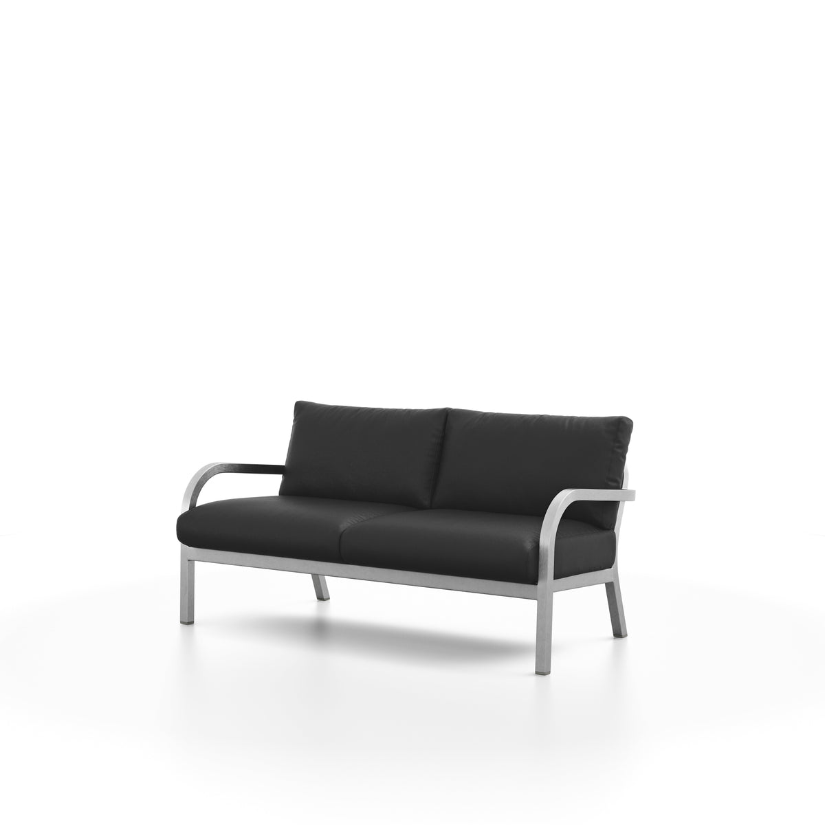 Sofa 2 places Navy Lounge Emeco, cadre aluminium brossé, cuir Spinneybeck noir