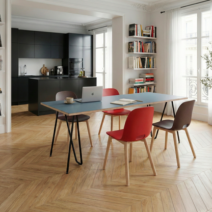 Tréteaux acier Sinus avec plateau bois en situation séjour — pieds de table | Antifer