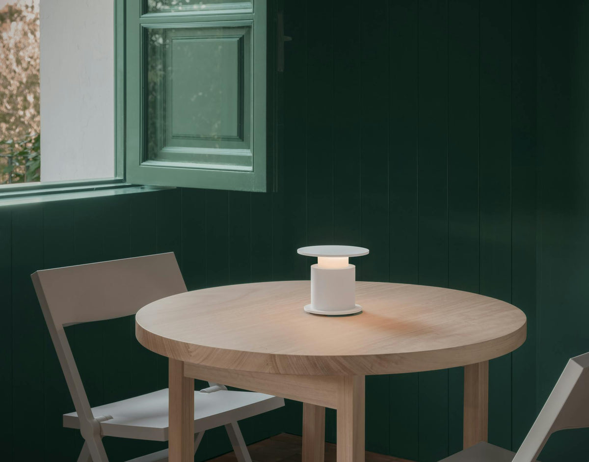 Lampe nomade w241 Faro vue ambiance — design David Chipperfield Wästberg | Antifer