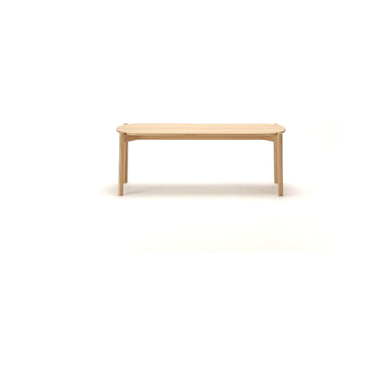 Banc de table Castor en chêne massif, BIG-GAME pour Karimoku New Standard — vue studio de face n°19 | Antifer