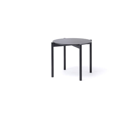 Table ronde Castor 110 en chêne teinté noir, BIG-GAME pour Karimoku New Standard — vue studio n°8 | Antifer