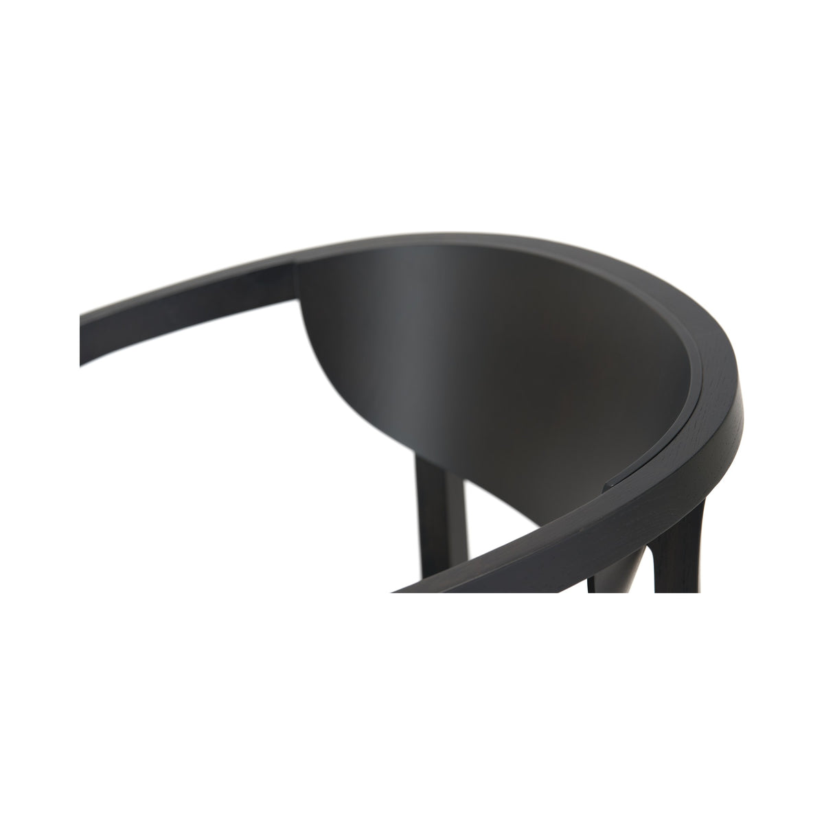 Chaise Chesa en bois massif, Jörg Boner pour Karimoku New Standard — vue studio n°4 | Antifer