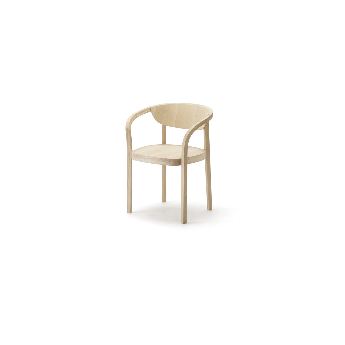 Chaise Chesa en bois massif, Jörg Boner pour Karimoku New Standard — vue studio n°6 | Antifer