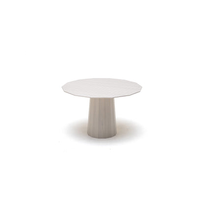 Table Colour Wood ø120 en châtaignier vue de loin, Scholten & Baijings — vue studio n°20 | Antifer