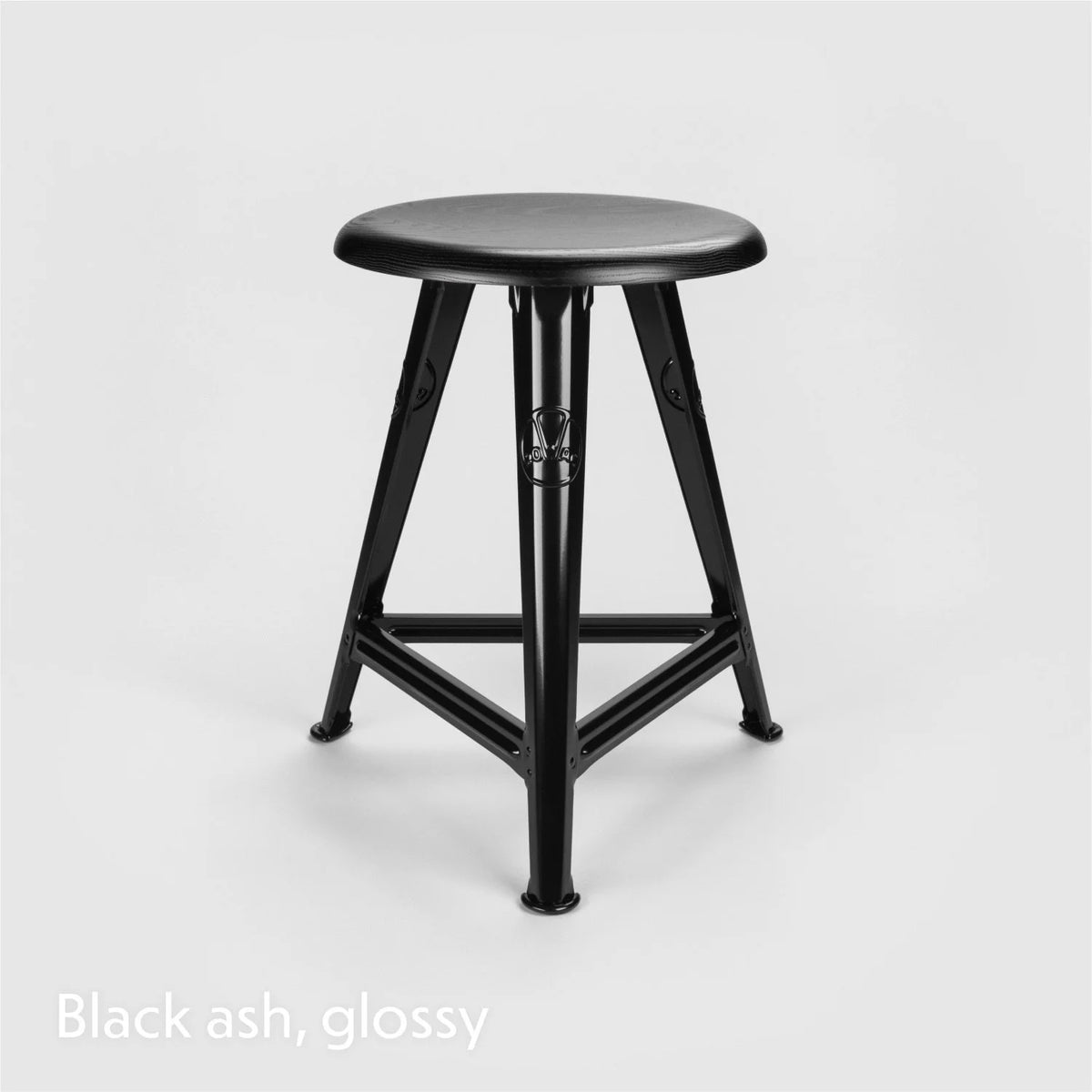 Finish sample, black-stained ash — Rowac Schemel stool | Antifer