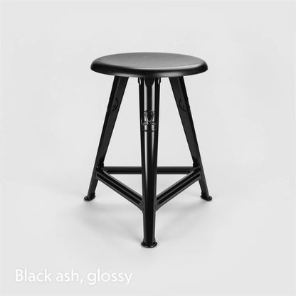 Finish sample, black-stained ash — Rowac Schemel stool | Antifer