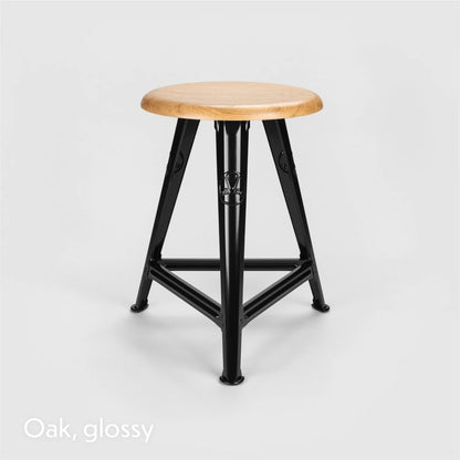Finish sample, glossy varnished oak — Rowac Schemel stool | Antifer