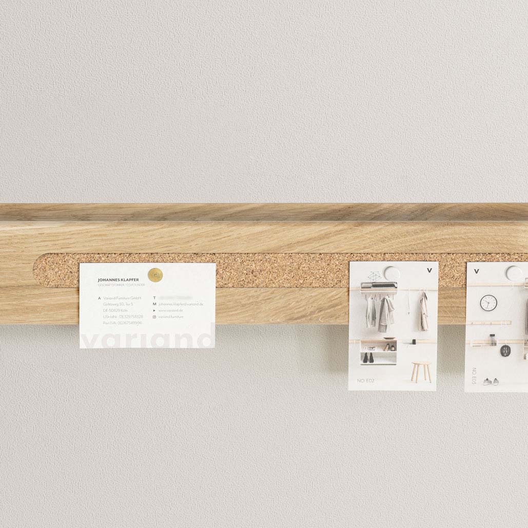 Rail mural Variand V02 avec bande à épingles — chêne — design Variand | Antifer