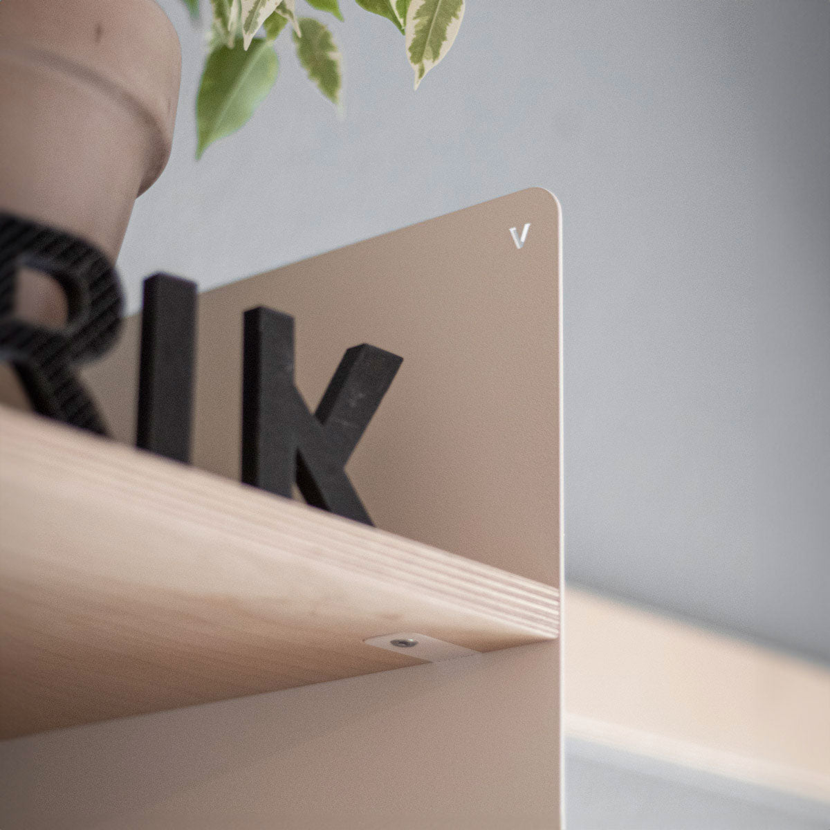 Variand A02 L wall shelf — interior storage detail | Antifer
