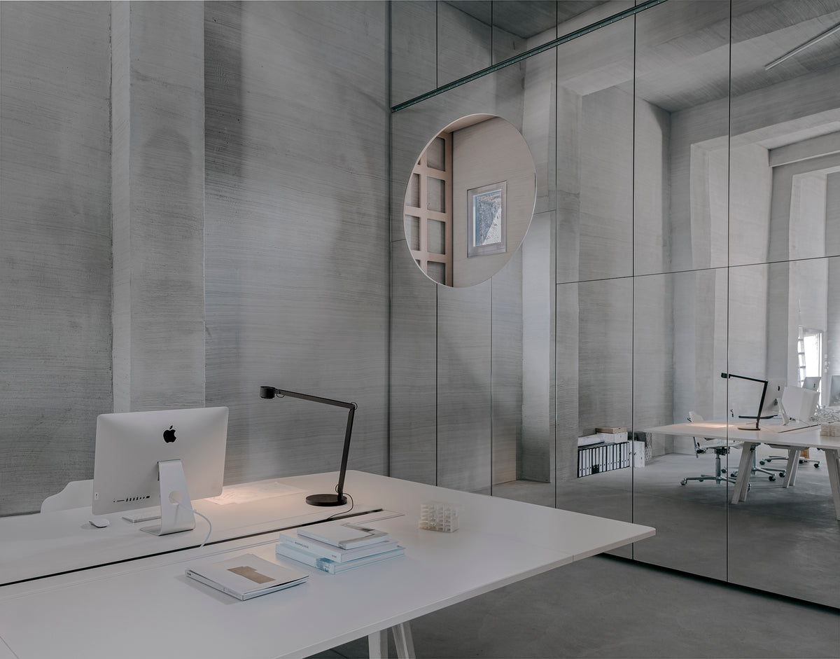 Lampe murale w227 Winkel vue packaging — aluminium — design Wästberg | Antifer