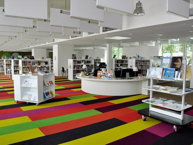 Mobilier d&rsquo;accueil à la Médiathèque de Marne et Chantereine