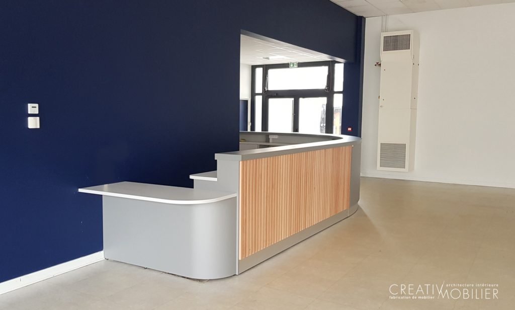 Réalisation d&rsquo;un bar dans une salle des fêtes