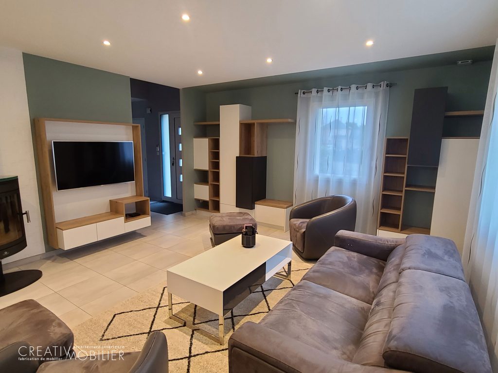 Réaménagement sur-mesure dans ce salon et dans la chambre parentale