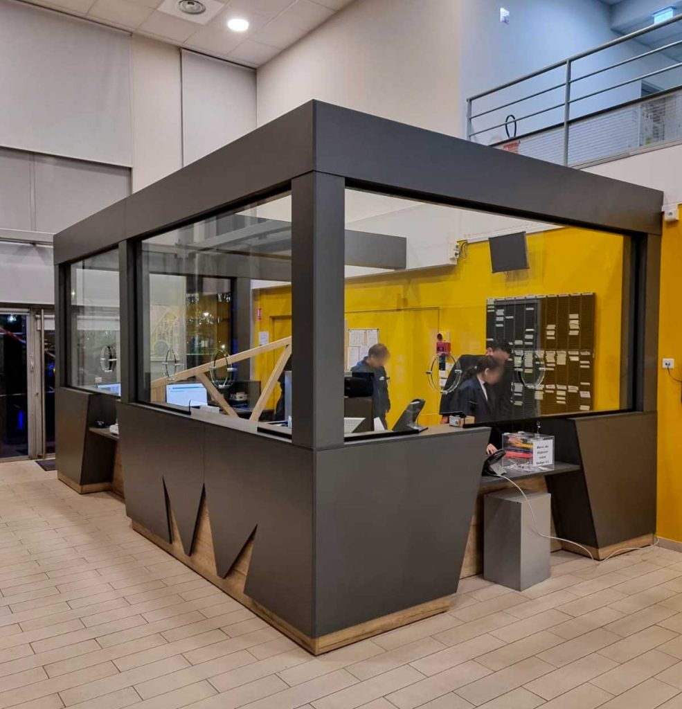 Banque d&rsquo;accueil sur mesure pour Soleil Synchrotron
