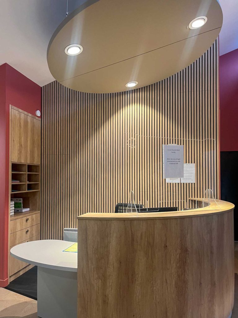 Banque d&rsquo;accueil sur mesure pour la maison médicale de Laënnec