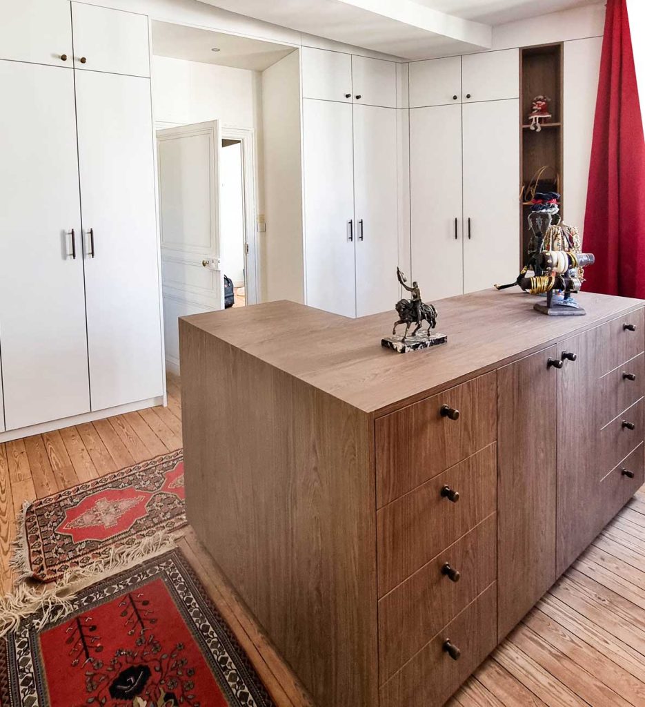 Dressing sur mesure avec îlot central
