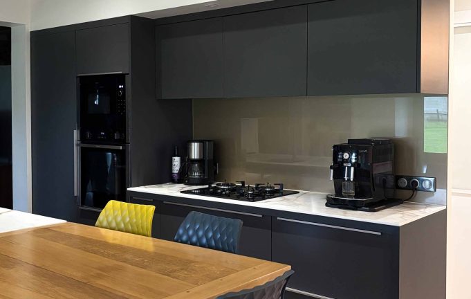Cuisine sur-mesure marbre et bois