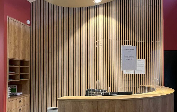 Banque d'accueil sur mesure