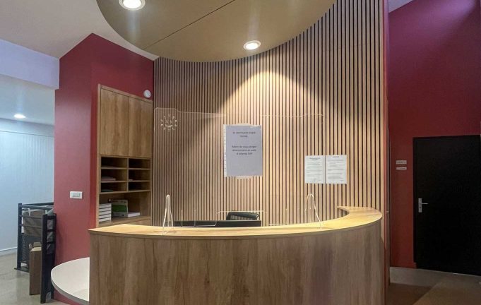 Banque d'accueil sur mesure