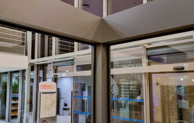 Banque d'accueil sur mesure