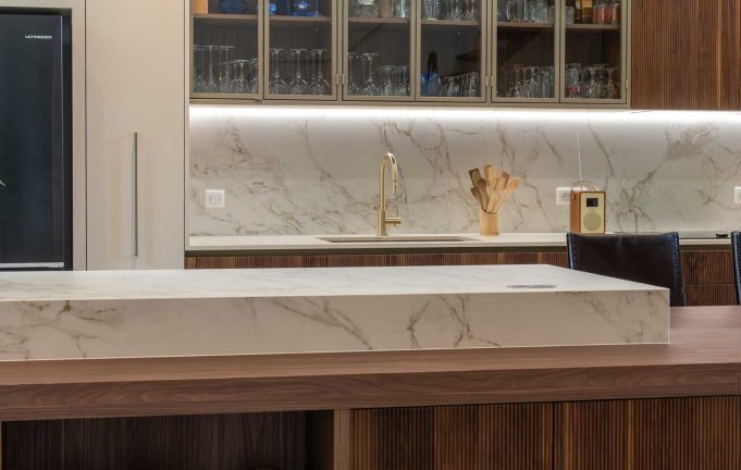 Cuisine sur mesure bois marbre