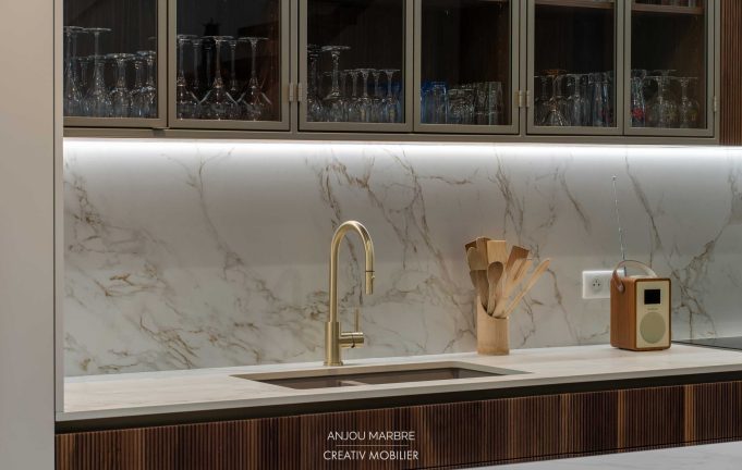 Cuisine sur mesure bois marbre