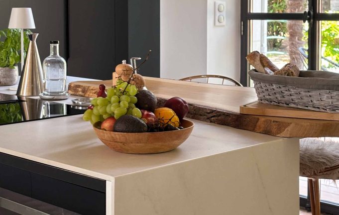 Cuisine sur-mesure bois massif